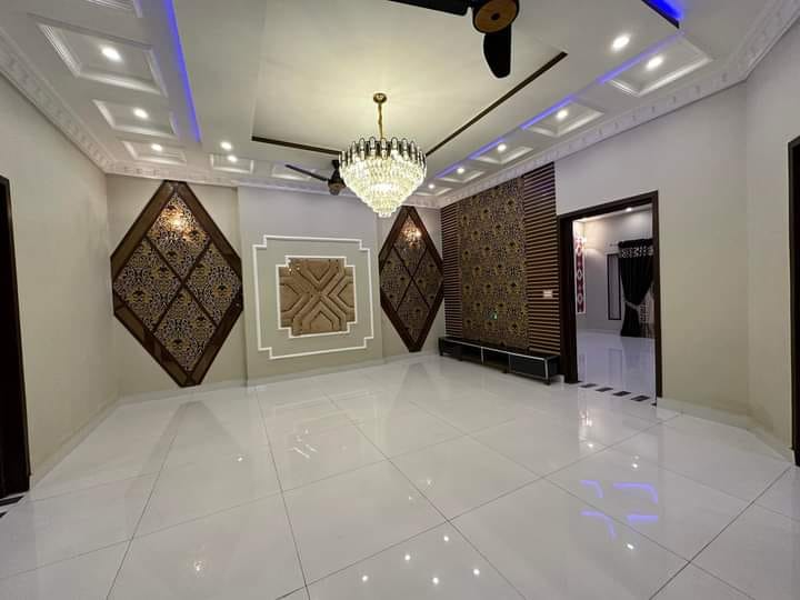 10 marla house for sale in Bahria Town Lahore - Photo 3
