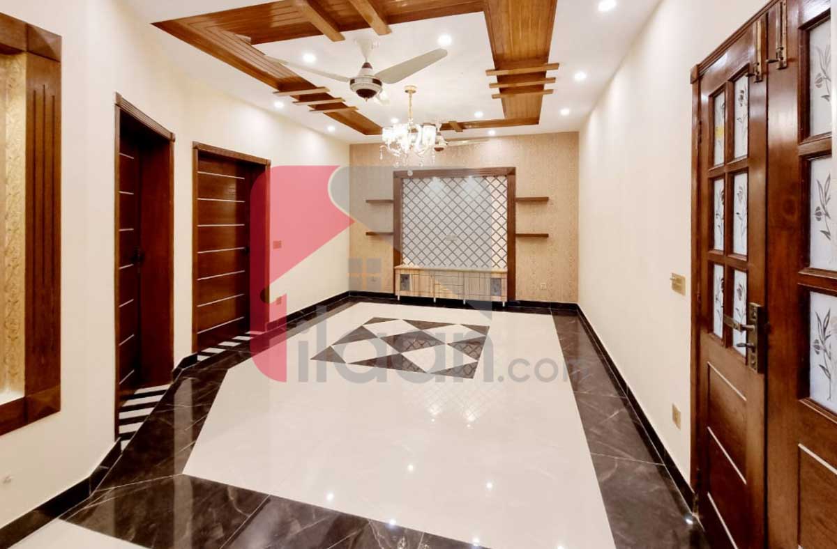 10 Marla House for Sale in Sector E, Bahria Town, Lahore