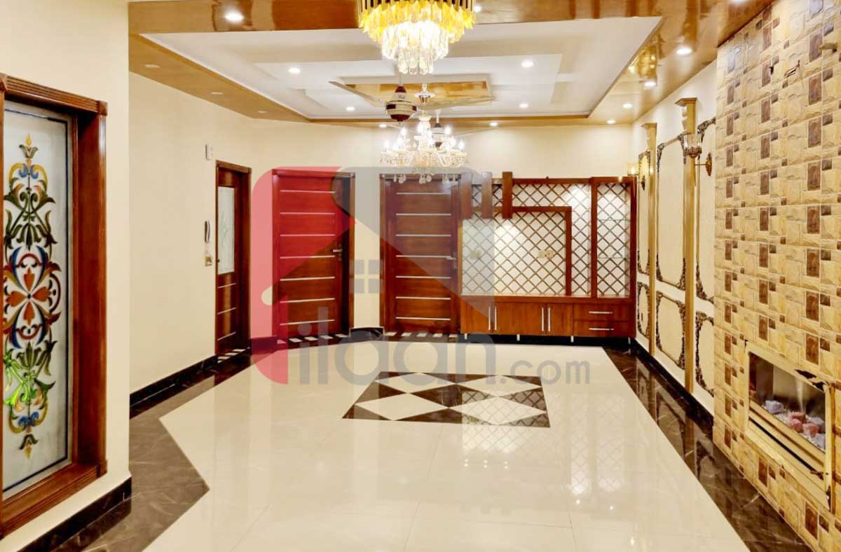 10 Marla House for Sale in Sector E, Bahria Town, Lahore