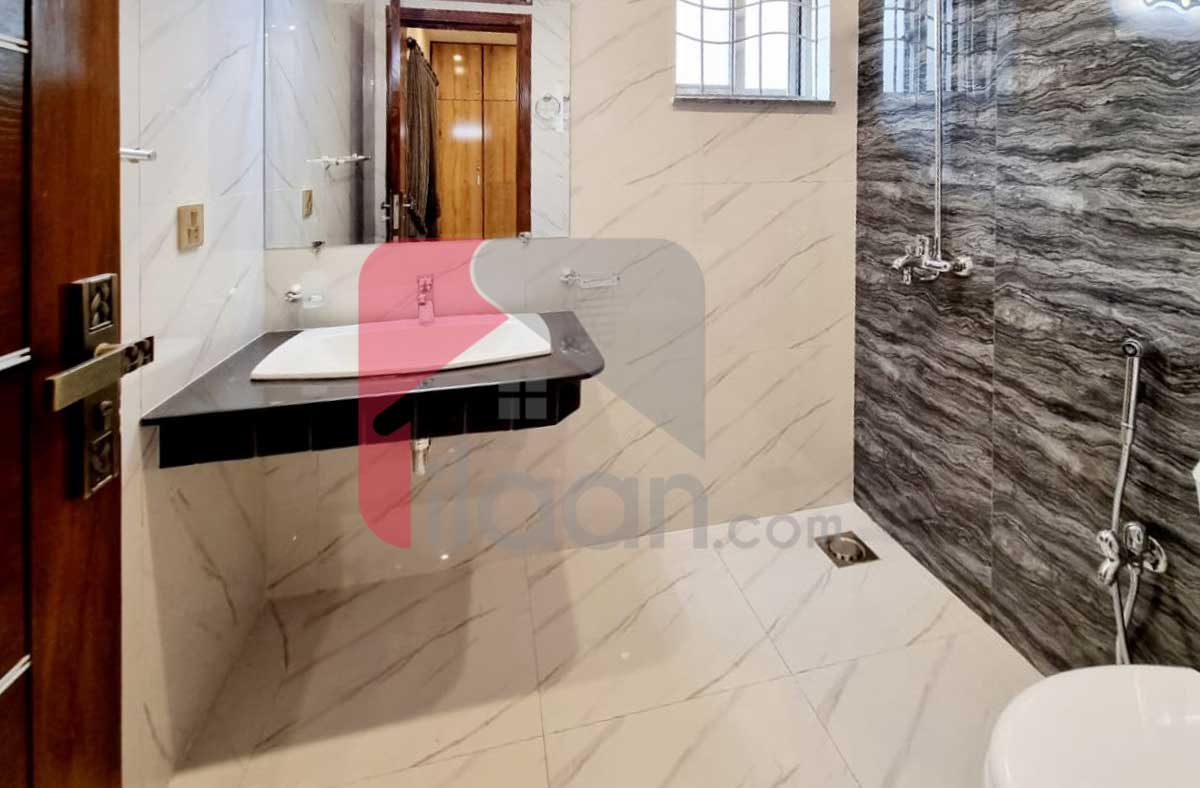 10 Marla House for Sale in Sector E, Bahria Town, Lahore