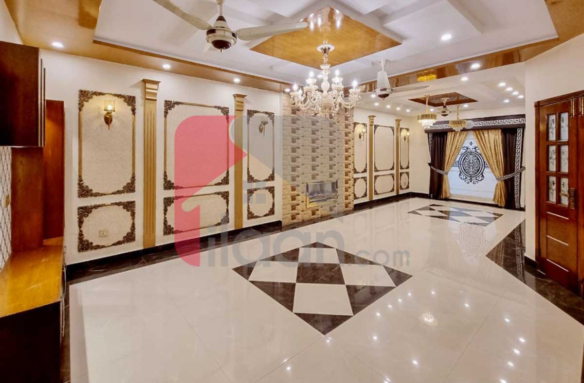 10 Marla House for Sale in Sector E, Bahria Town, Lahore