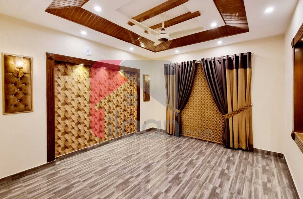 10 Marla House for Sale in Sector E, Bahria Town, Lahore