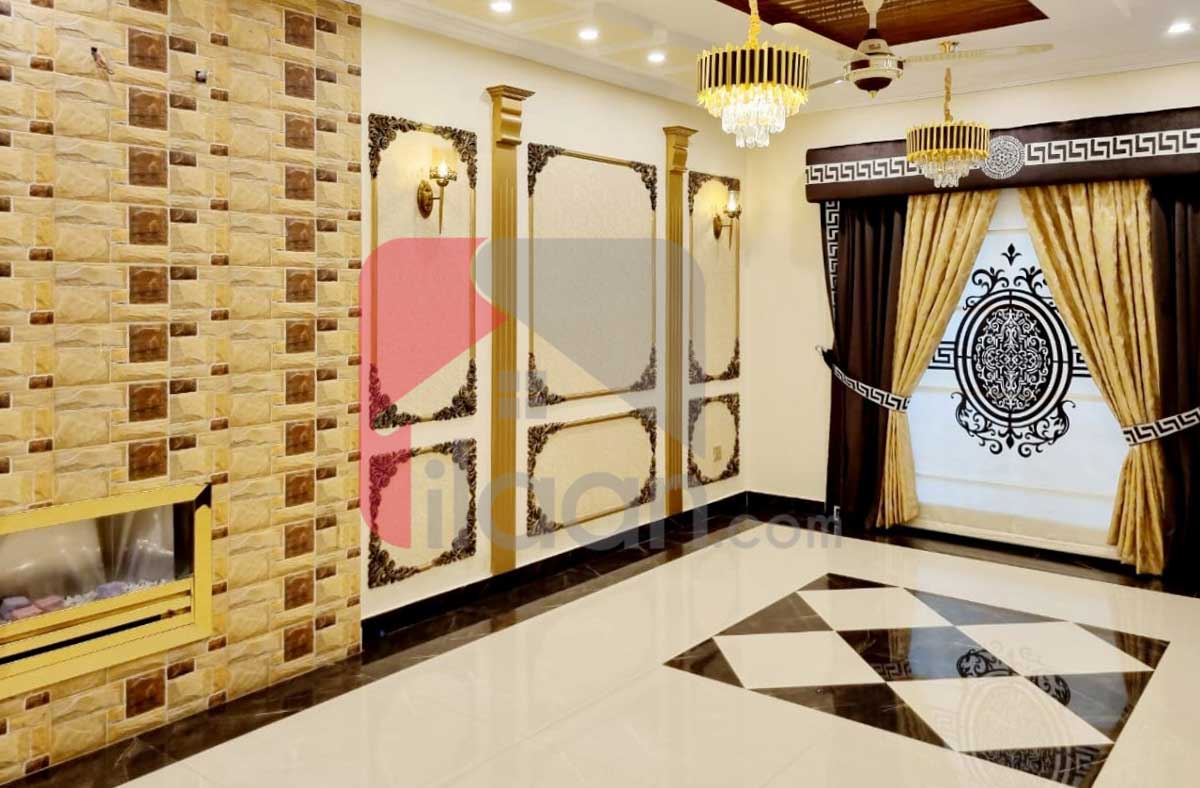 10 Marla House for Sale in Sector E, Bahria Town, Lahore