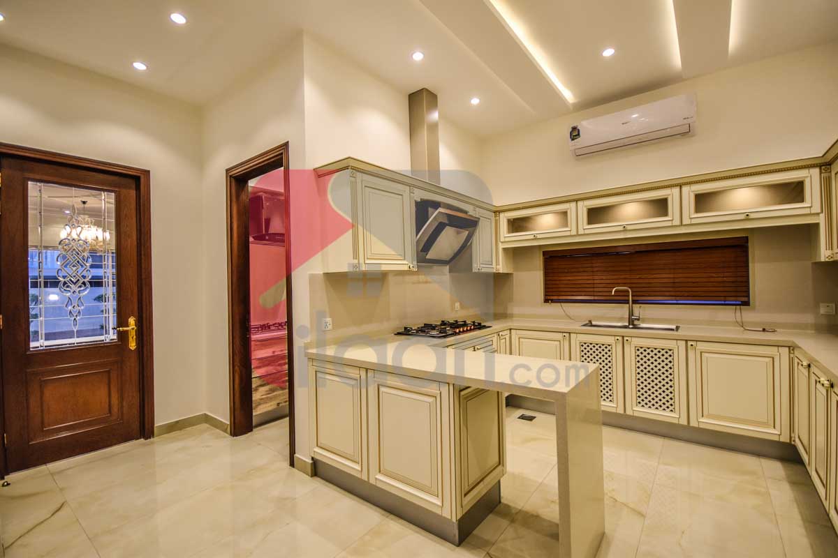 10 Marla House for Sale in Formanites Housing Scheme, Lahore