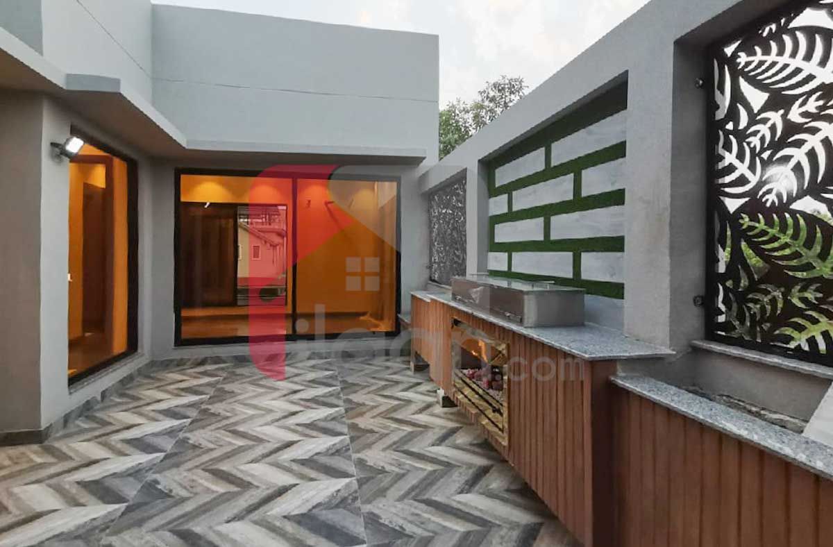 10 Marla House for Sale in Phase 7, DHA Lahore