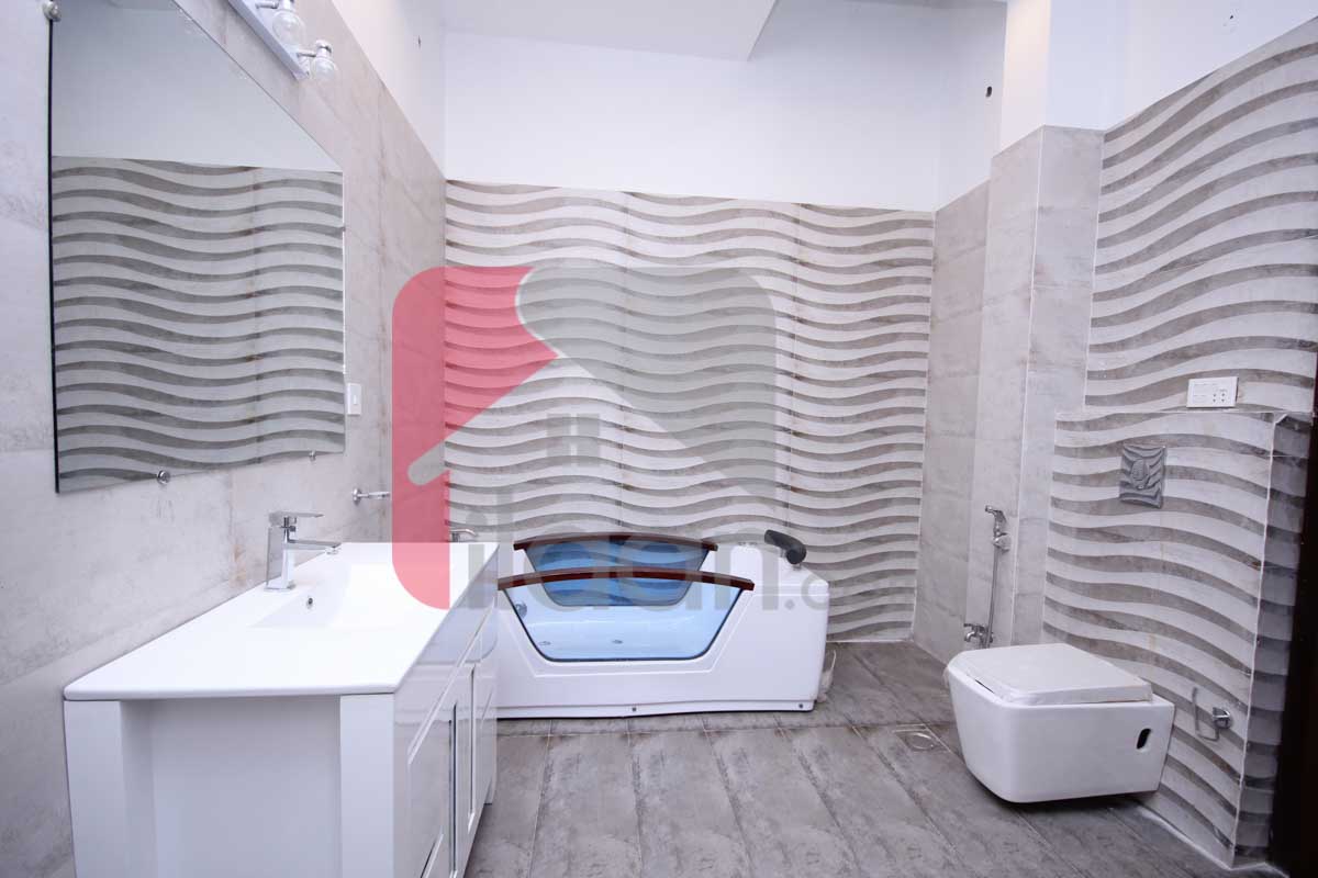 10 Marla House for Sale in Phase 6, DHA Lahore