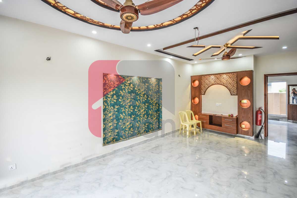10 Marla House for Sale in Bankers Cooperative Housing Society, Lahore