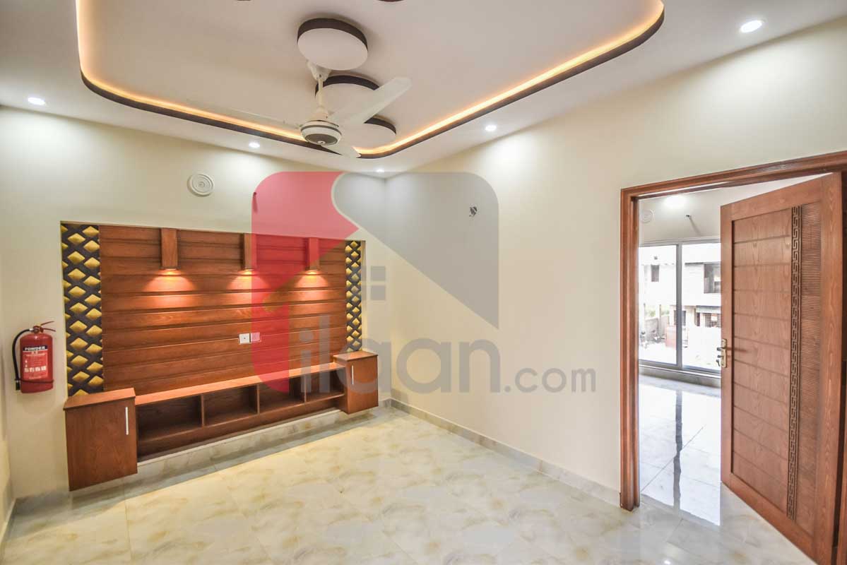 10 Marla House for Sale in Bankers Cooperative Housing Society, Lahore