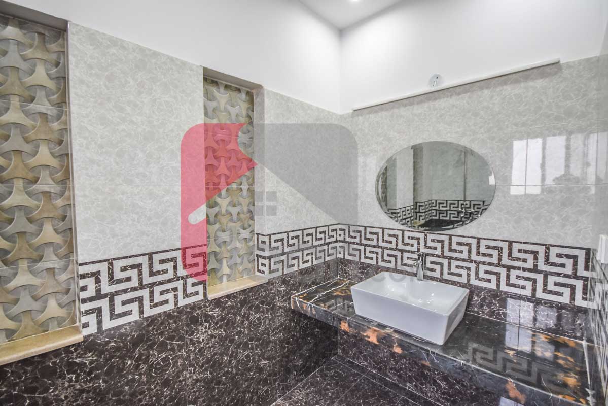 10 Marla House for Sale in Bankers Cooperative Housing Society, Lahore