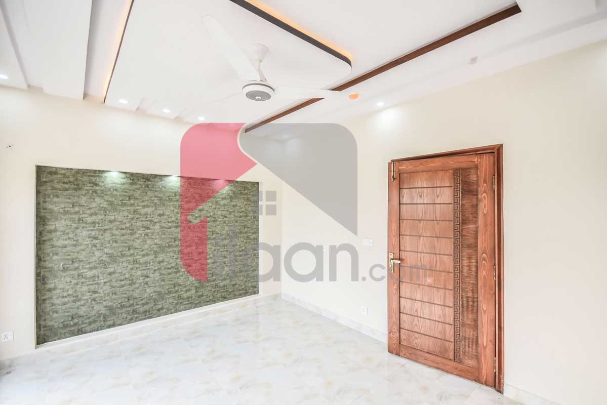 10 Marla House for Sale in Bankers Cooperative Housing Society, Lahore