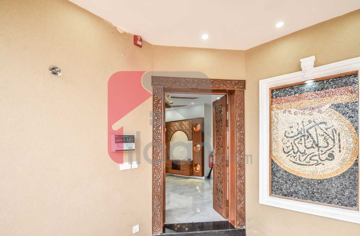 10 Marla House for Sale in Bankers Cooperative Housing Society, Lahore
