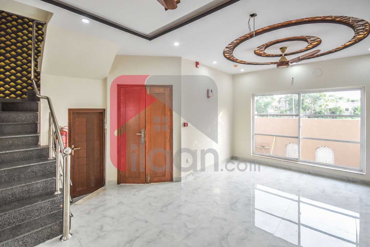 10 Marla House for Sale in Bankers Cooperative Housing Society, Lahore