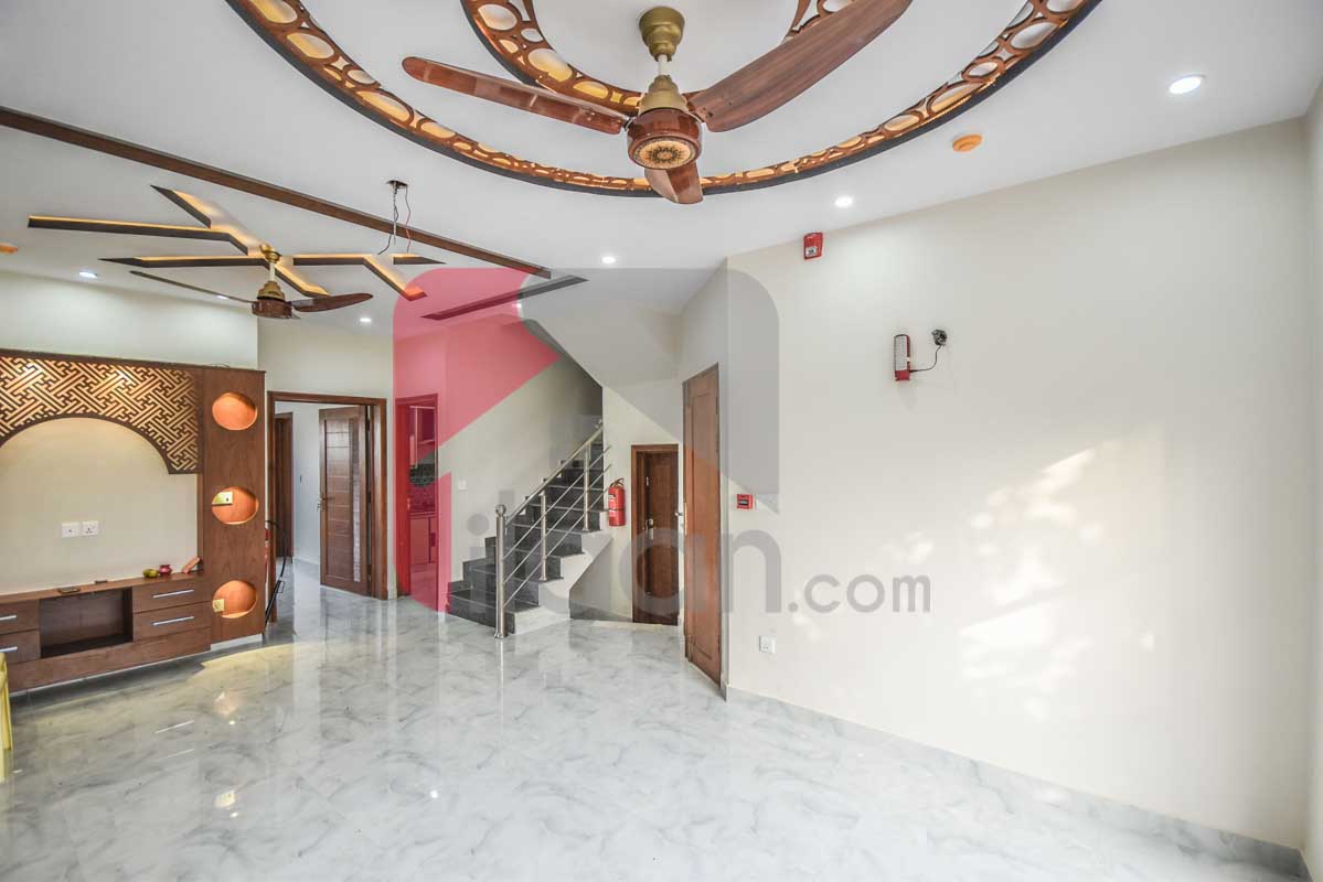 10 Marla House for Sale in Bankers Cooperative Housing Society, Lahore