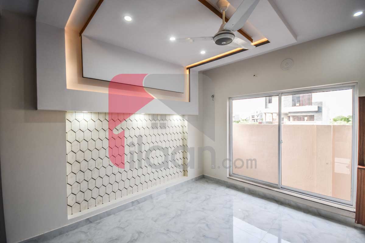 10 Marla House for Sale in Bankers Cooperative Housing Society, Lahore