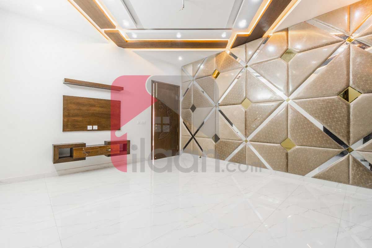 1 Kanal House for Sale in Block E, Phase 6, DHA Lahore