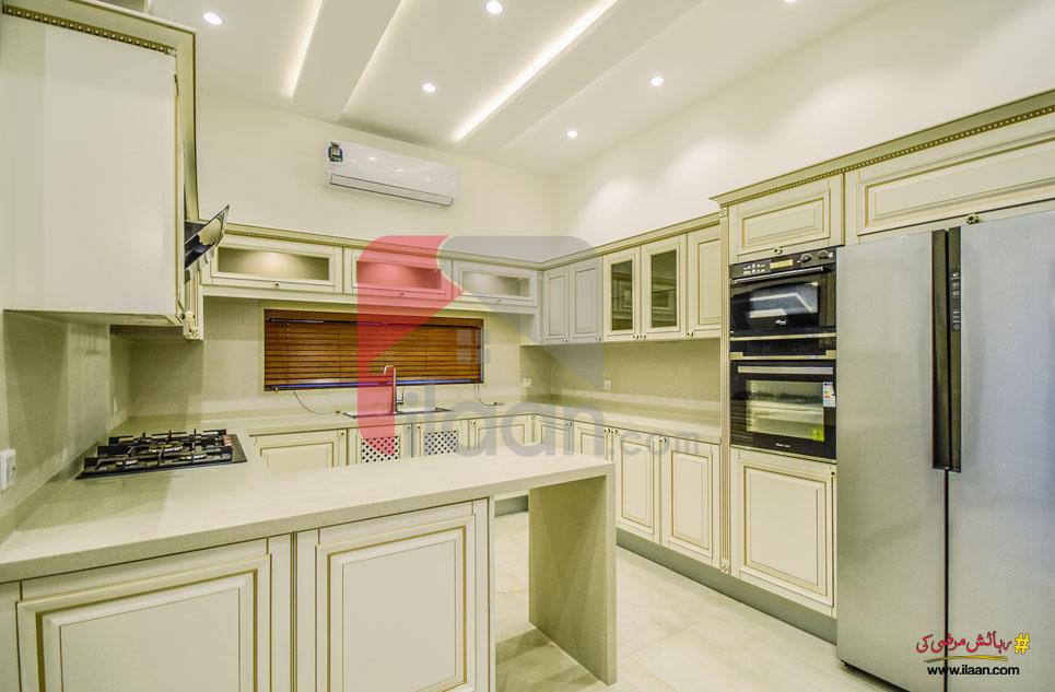 10 Marla House for Sale in Bankers Cooperative Housing Society, Lahore