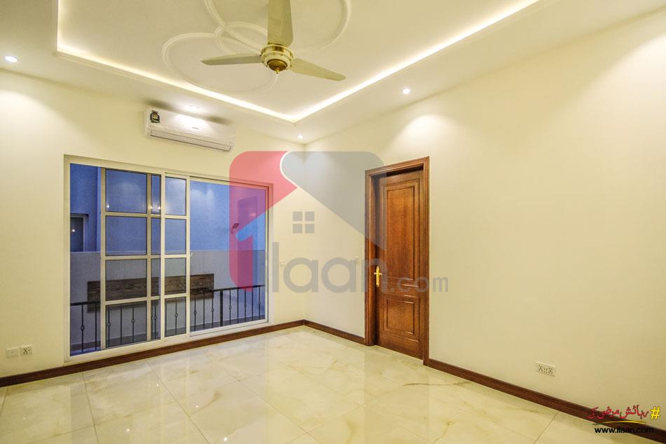 10 Marla House for Sale in Bankers Cooperative Housing Society, Lahore
