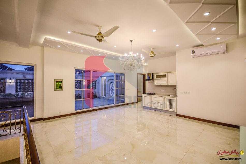 10 Marla House for Sale in Bankers Cooperative Housing Society, Lahore