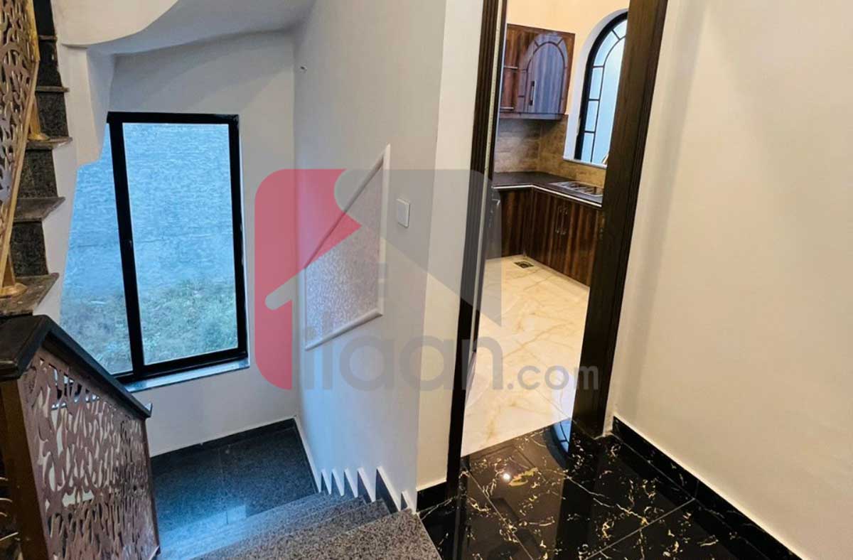 10 Marla House for Sale in Formanites Housing Scheme, Lahore