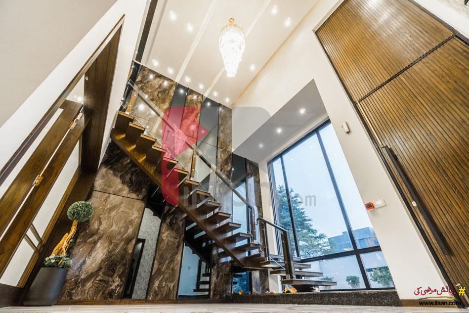 9 Marla House for Sale in Bankers Cooperative Housing Society, Lahore