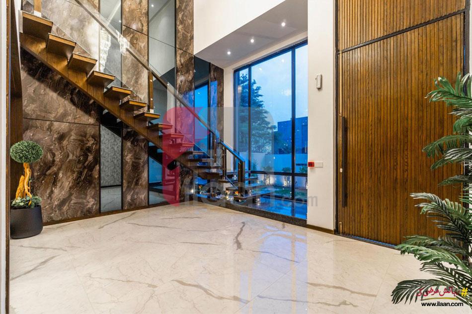 9 Marla House for Sale in Bankers Cooperative Housing Society, Lahore