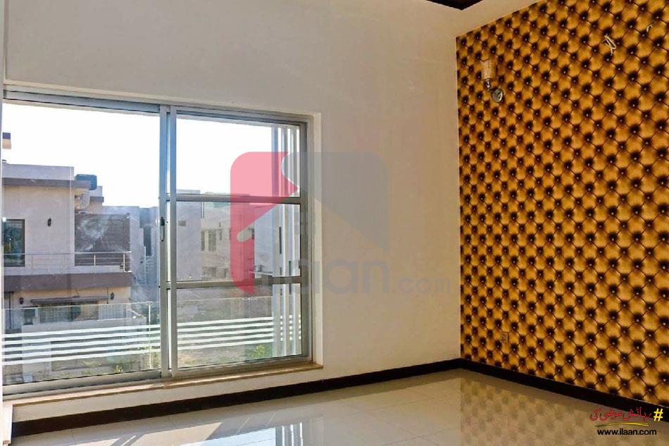 18 Marla House for Sale in Bankers Avenue Cooperative Housing Society, Lahore