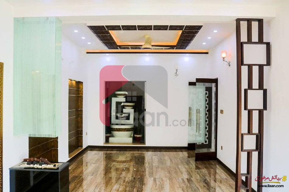 18 Marla House for Sale in Bankers Avenue Cooperative Housing Society, Lahore