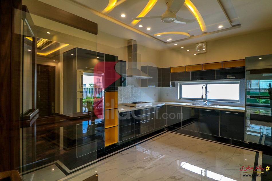 1 Kanal House for Sale in Bankers Avenue Cooperative Housing Society, Lahore