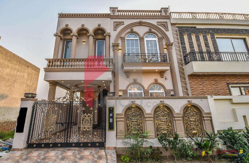 9 Marla House for Sale in Bankers Cooperative Housing Society, Lahore