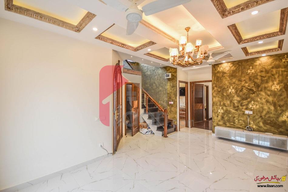 9 Marla House for Sale in Bankers Cooperative Housing Society, Lahore