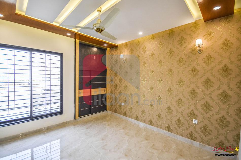 9 Marla House for Sale in Bankers Cooperative Housing Society, Lahore