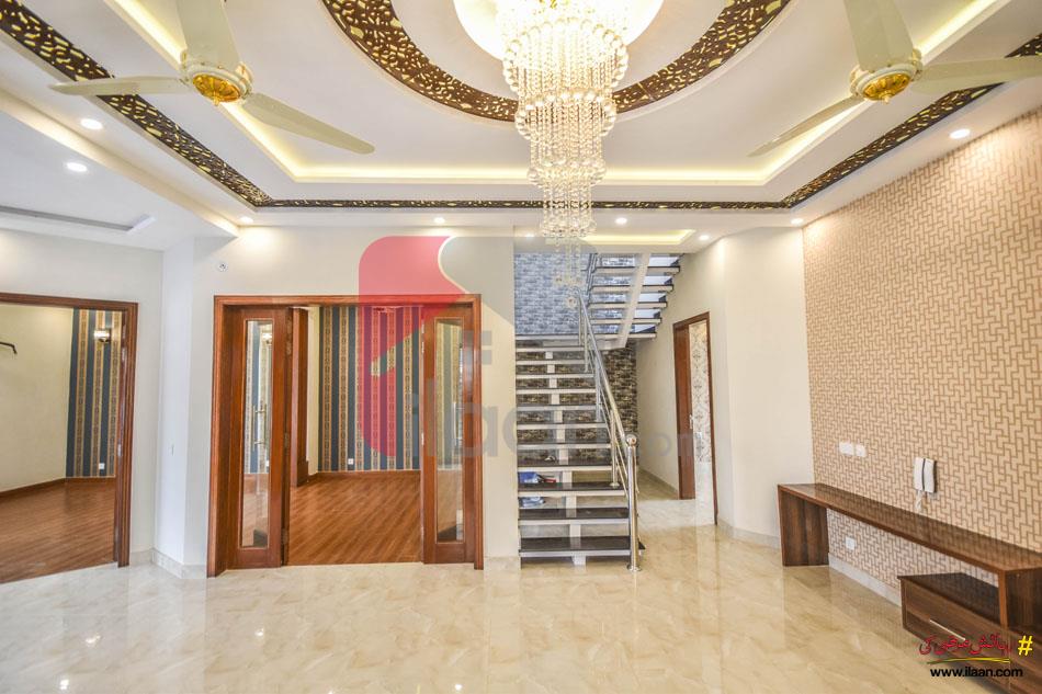 9 Marla House for Sale in Bankers Cooperative Housing Society, Lahore