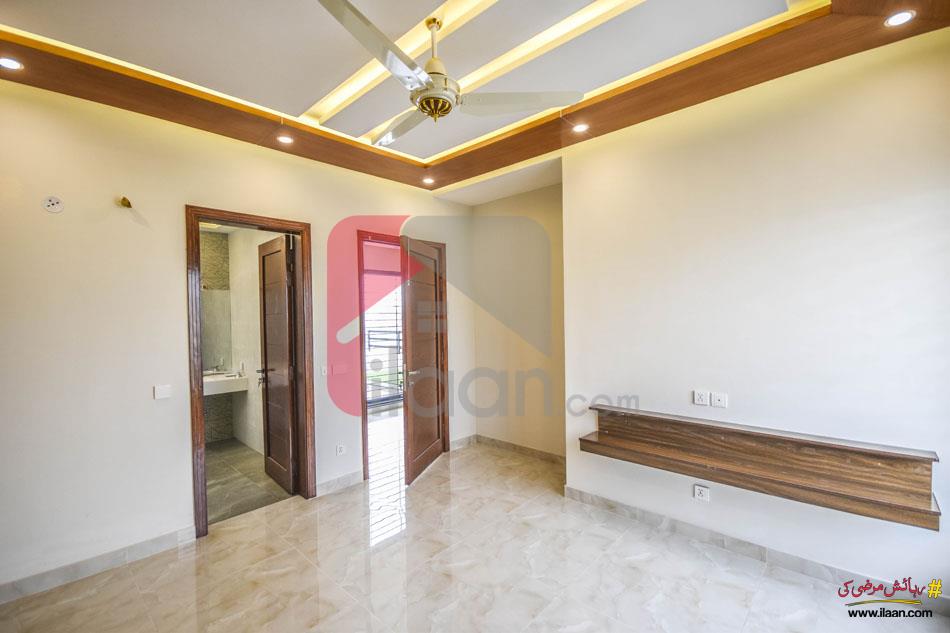 9 Marla House for Sale in Bankers Cooperative Housing Society, Lahore