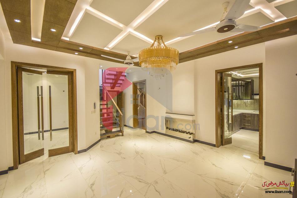 9 Marla House for Sale in Bankers Cooperative Housing Society, Lahore