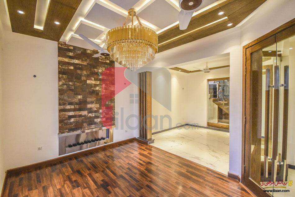 9 Marla House for Sale in Bankers Cooperative Housing Society, Lahore
