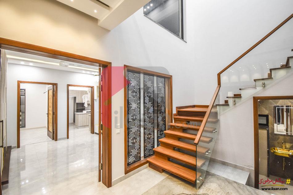 9 Marla House for Sale in Bankers Cooperative Housing Society, Lahore