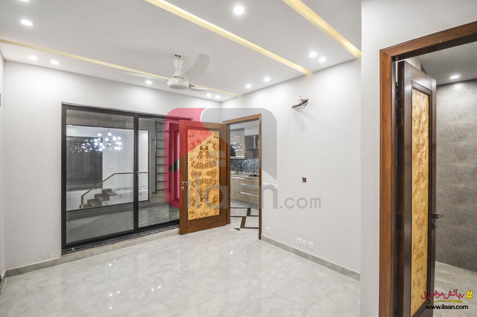 9 Marla House for Sale in Bankers Cooperative Housing Society, Lahore