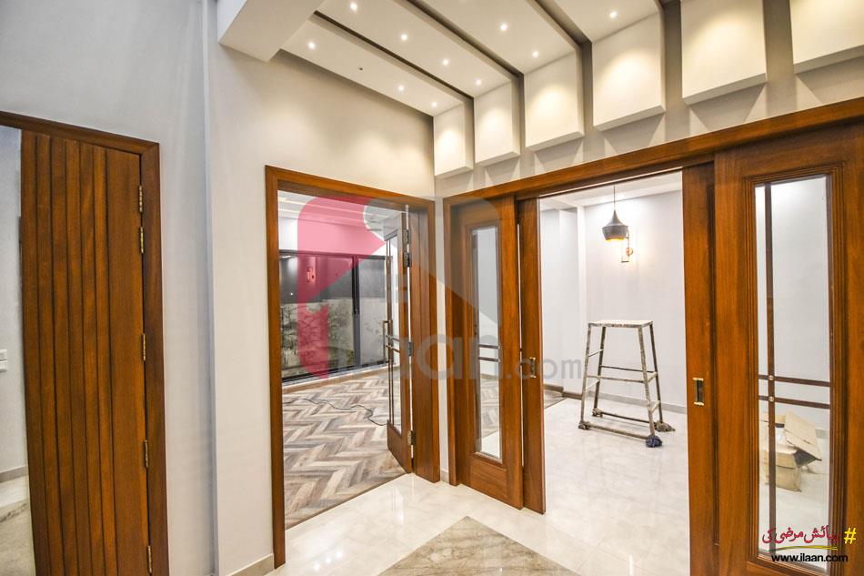 9 Marla House for Sale in Bankers Cooperative Housing Society, Lahore