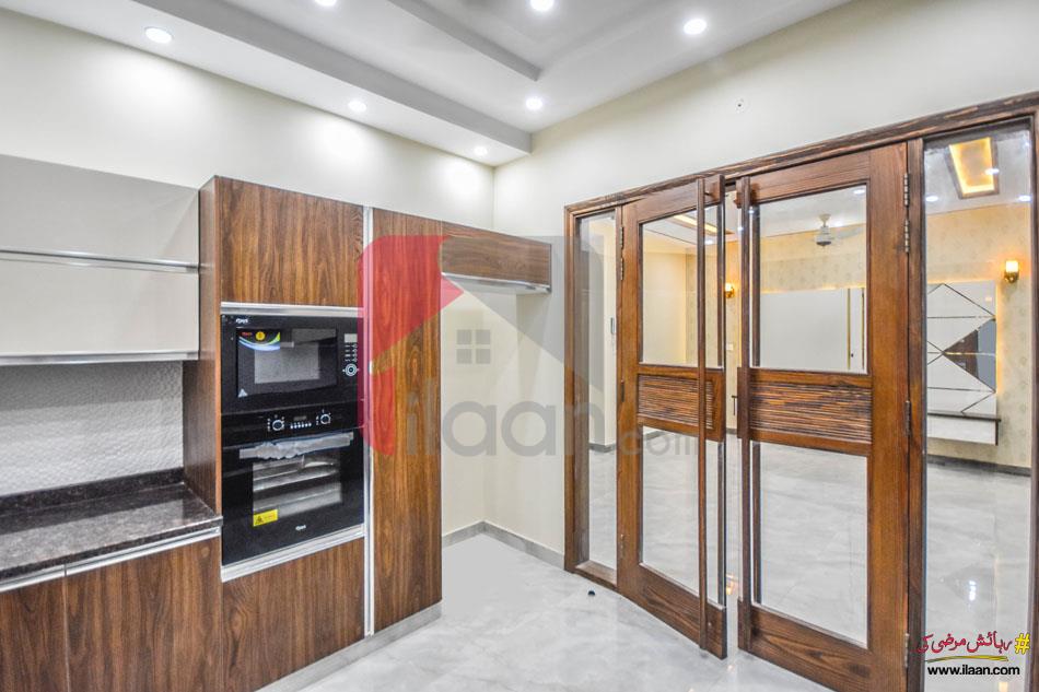 9 Marla House for Sale in Bankers Cooperative Housing Society, Lahore