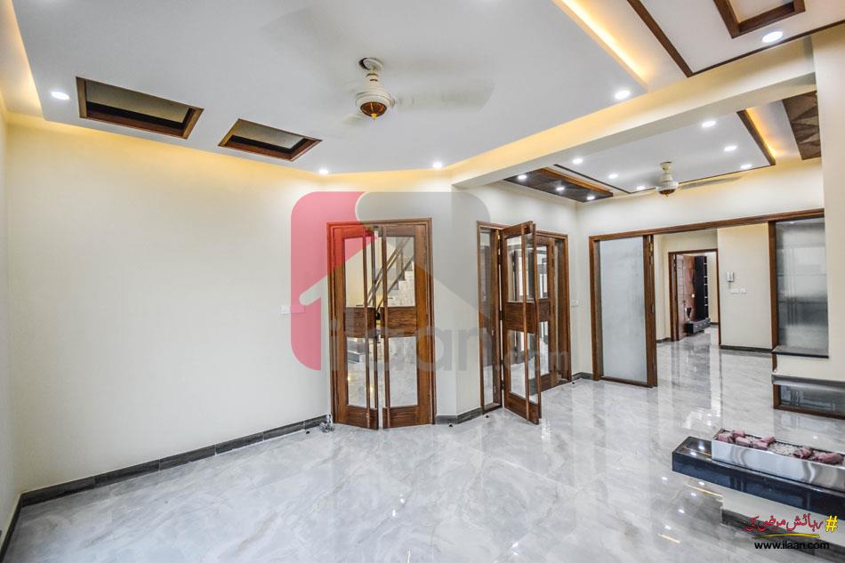 9 Marla House for Sale in Bankers Cooperative Housing Society, Lahore