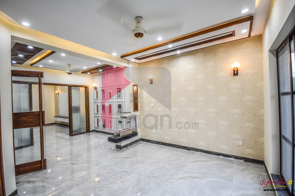 9 Marla House for Sale in Bankers Cooperative Housing Society, Lahore