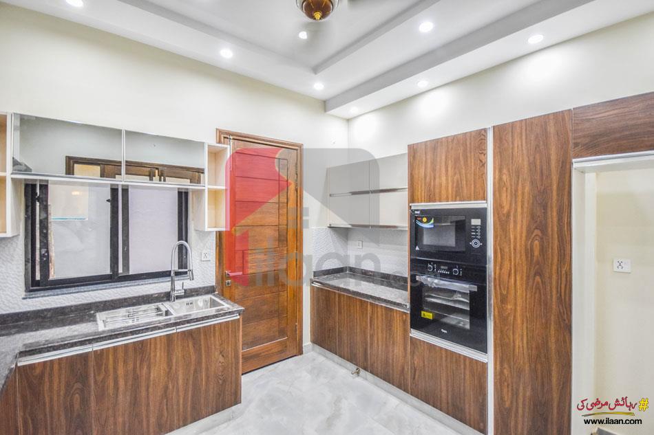 9 Marla House for Sale in Bankers Cooperative Housing Society, Lahore
