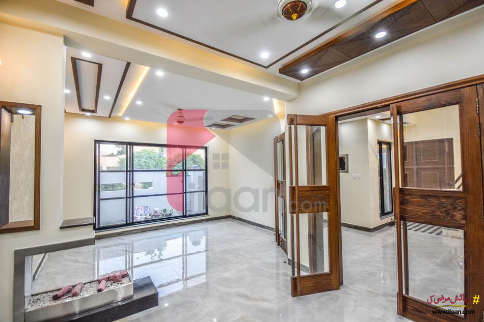9 Marla House for Sale in Bankers Cooperative Housing Society, Lahore