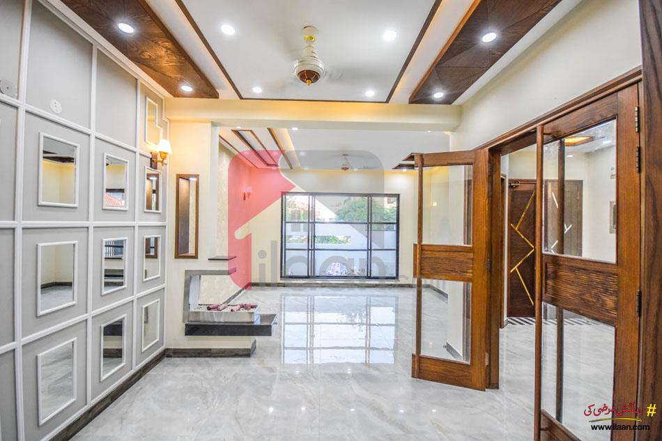 9 Marla House for Sale in Bankers Cooperative Housing Society, Lahore