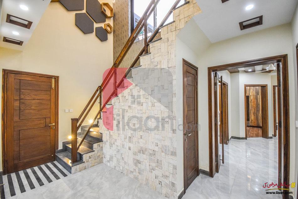 9 Marla House for Sale in Bankers Cooperative Housing Society, Lahore