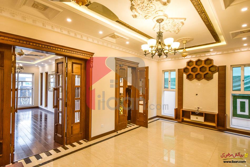 9 Marla House for Sale in Bankers Cooperative Housing Society, Lahore
