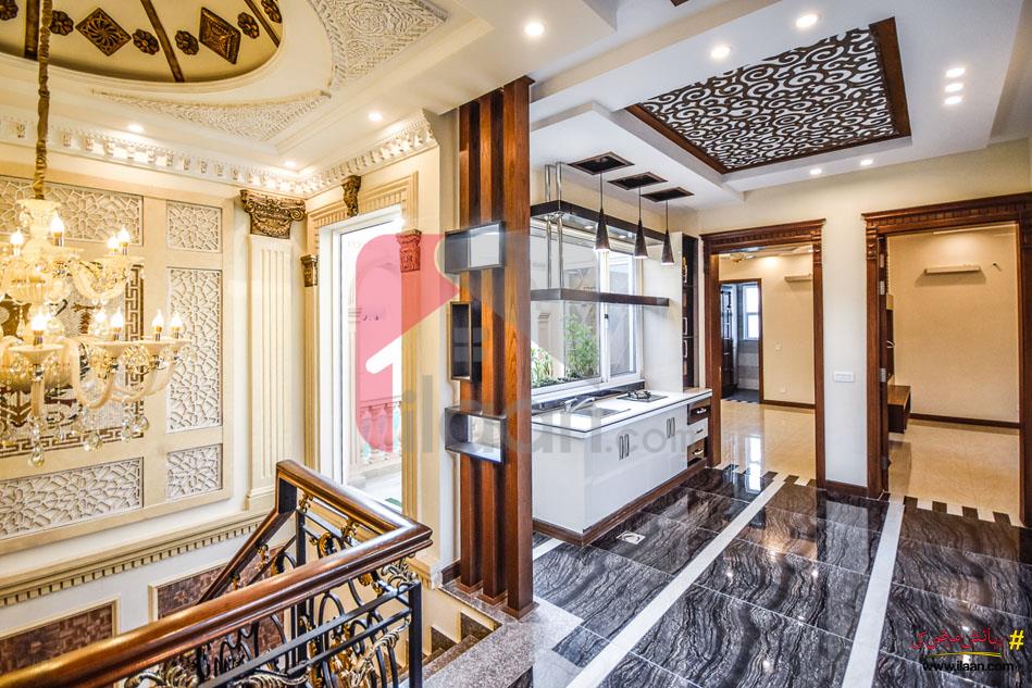 9 Marla House for Sale in Bankers Cooperative Housing Society, Lahore
