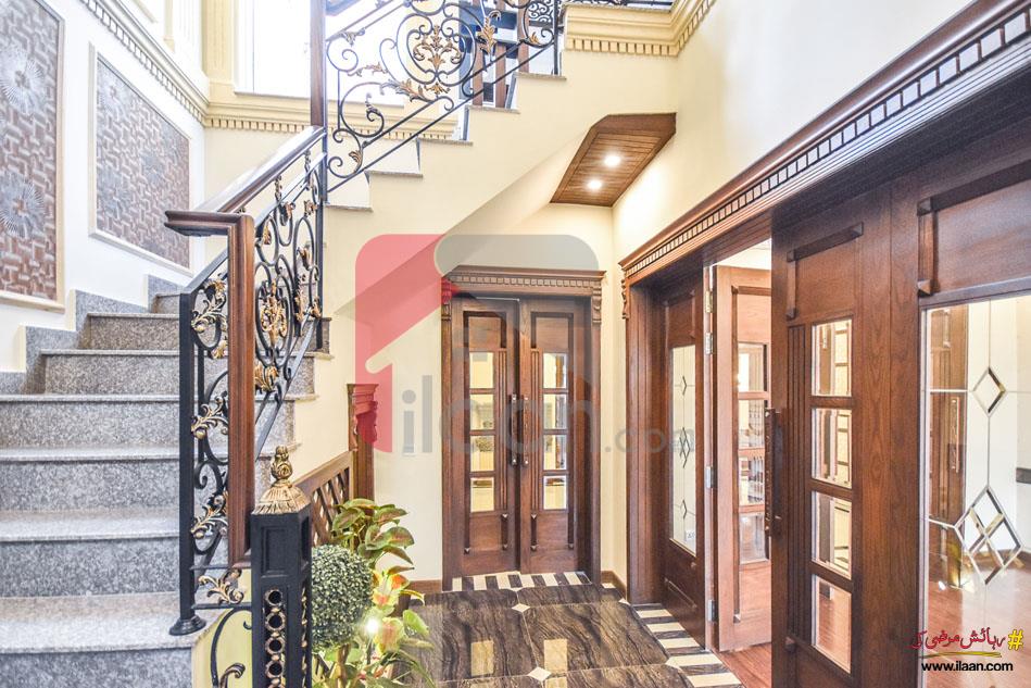 9 Marla House for Sale in Bankers Cooperative Housing Society, Lahore