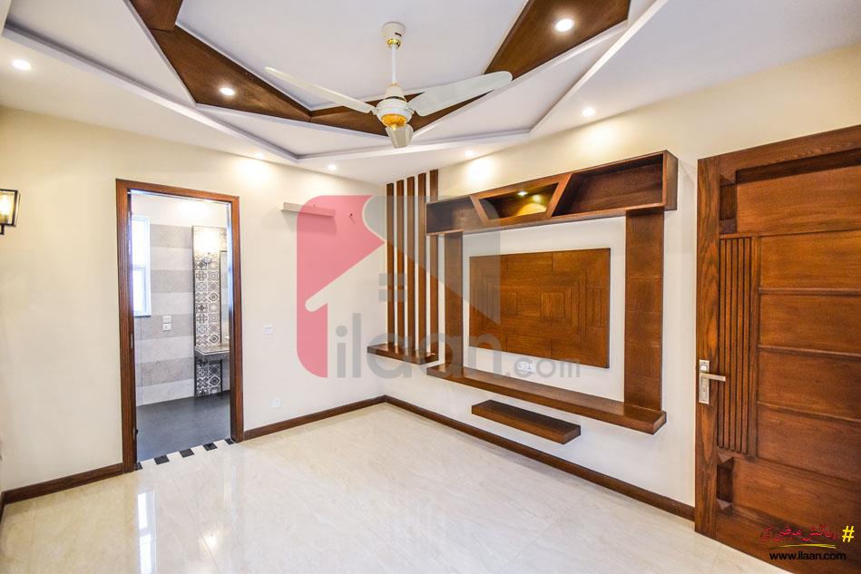 9 Marla House for Sale in Bankers Cooperative Housing Society, Lahore