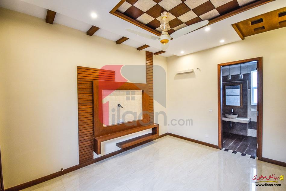 9 Marla House for Sale in Bankers Cooperative Housing Society, Lahore